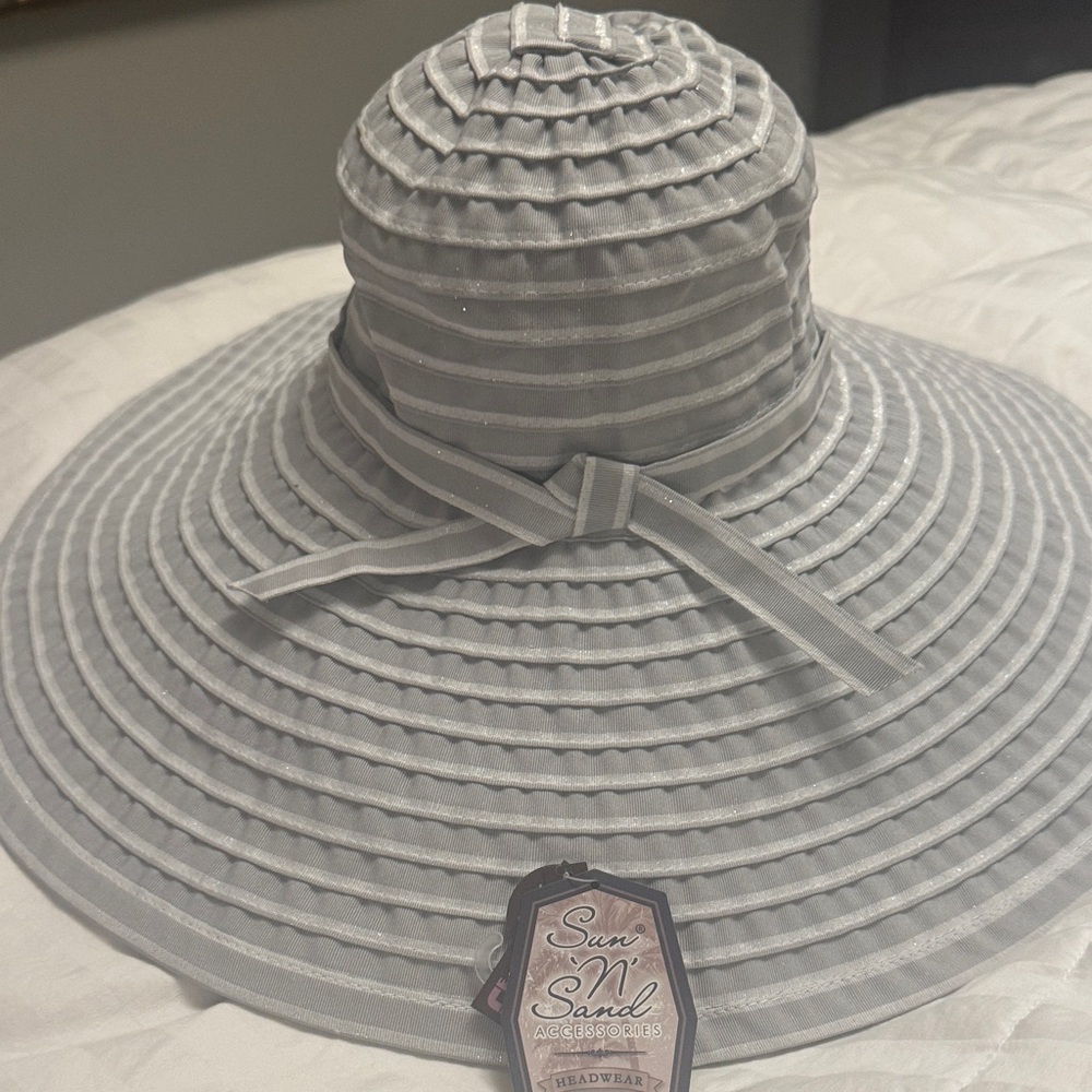 Sun N’ Sand Wide Brim Hat - Grey with White Stripes nwt